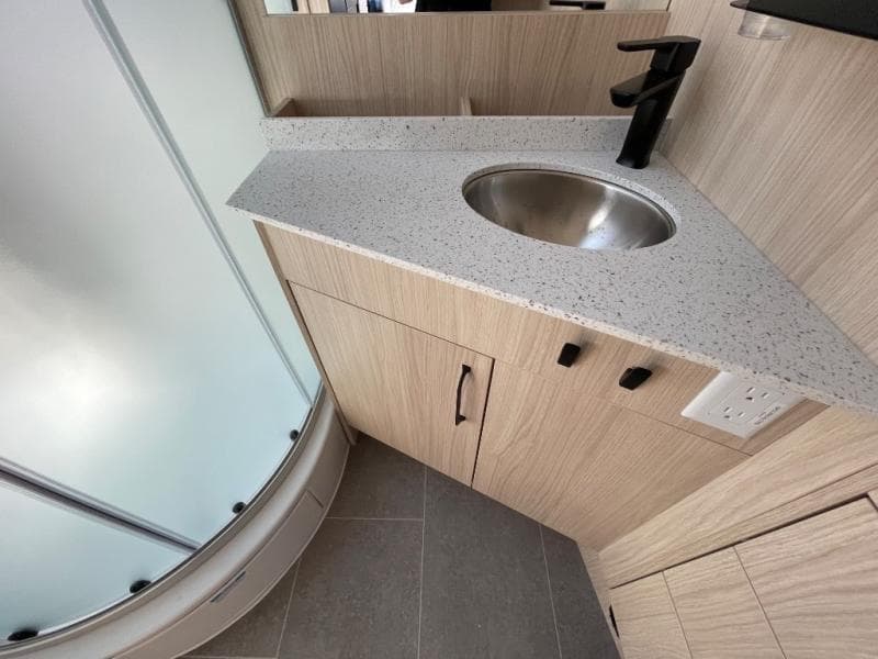 2025 Leisure Travel Vans 2025 Leisure Travel Vans Unity - thumbnail 18