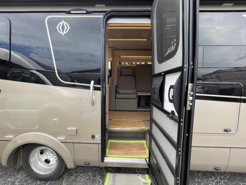 2025 Leisure Travel Vans 2025 Leisure Travel Vans Wonder - thumbnail 22