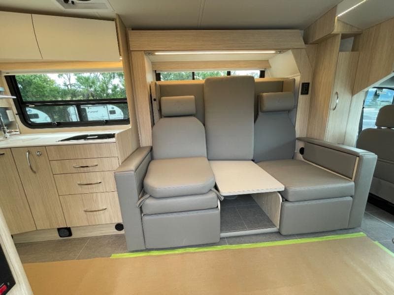 2025 Leisure Travel Vans 2025 Leisure Travel Vans Wonder - thumbnail 25