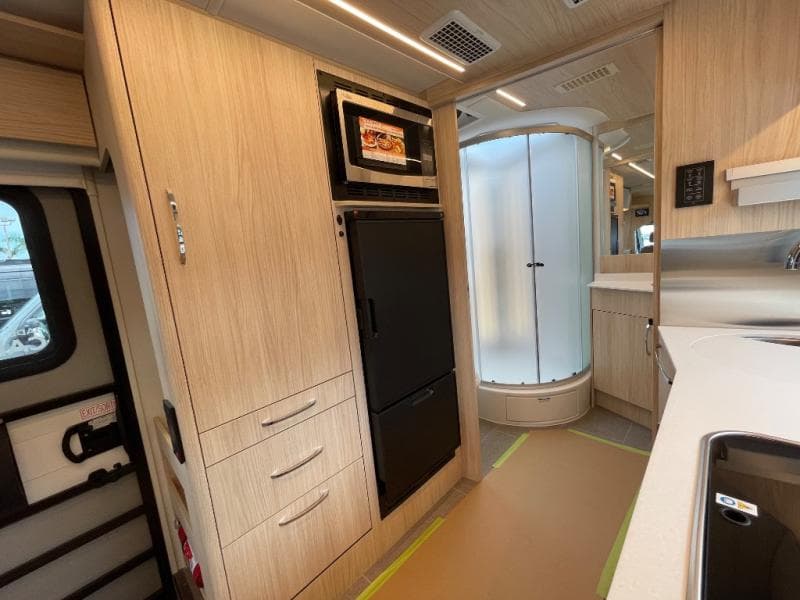 2025 Leisure Travel Vans 2025 Leisure Travel Vans Wonder - thumbnail 31