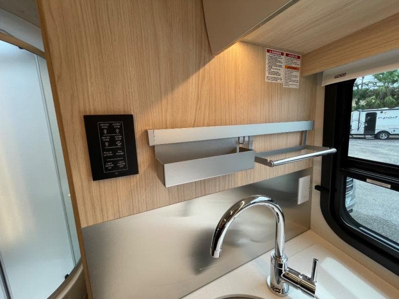 2025 Leisure Travel Vans 2025 Leisure Travel Vans Wonder - thumbnail 44