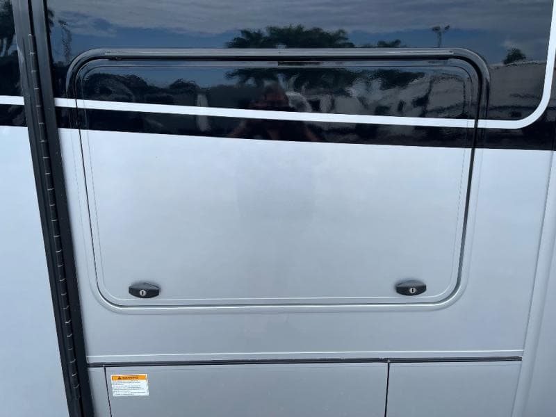 2025 Leisure Travel Vans 2025 Leisure Travel Vans Unity - thumbnail 12