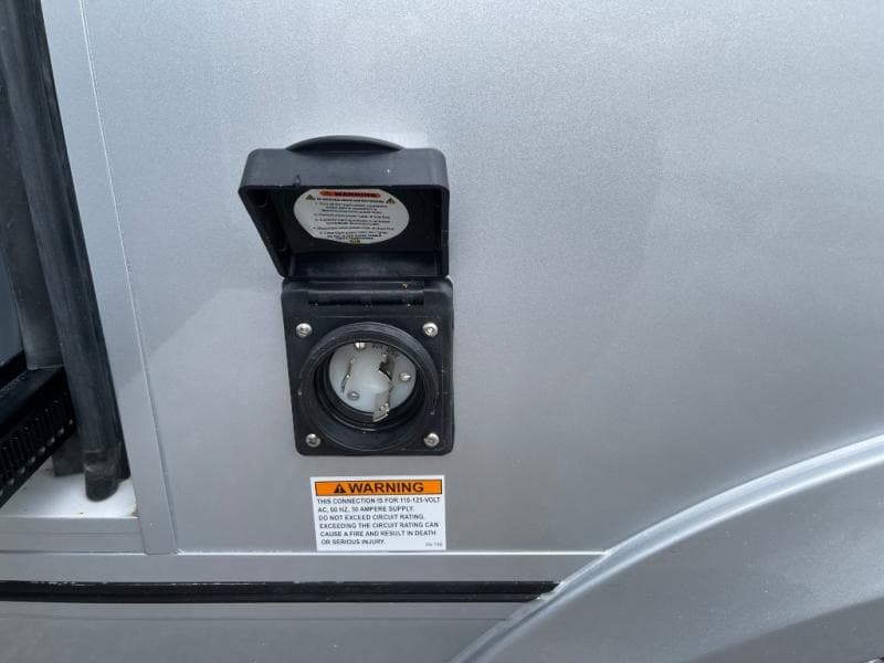 2025 Leisure Travel Vans 2025 Leisure Travel Vans Unity - thumbnail 18