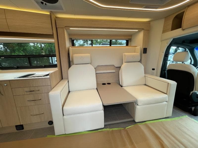2025 Leisure Travel Vans 2025 Leisure Travel Vans Unity - thumbnail 23