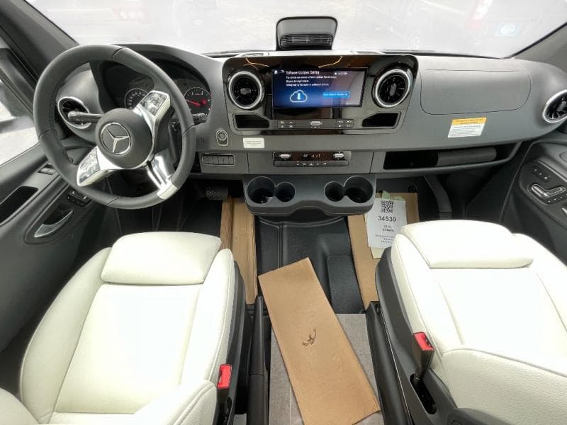 2025 Leisure Travel Vans 2025 Leisure Travel Vans Unity - thumbnail 25