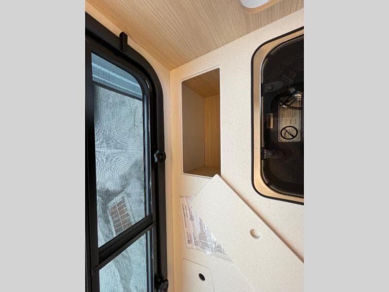 2025 Leisure Travel Vans 2025 Leisure Travel Vans Unity - thumbnail 38