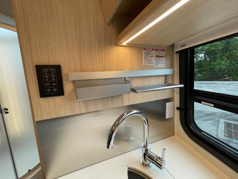 2025 Leisure Travel Vans 2025 Leisure Travel Vans Unity - thumbnail 39