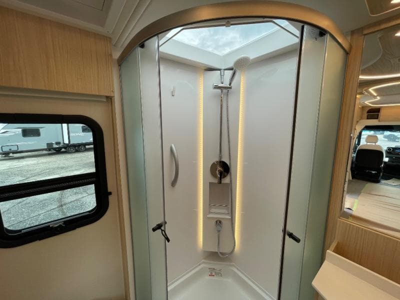 2025 Leisure Travel Vans 2025 Leisure Travel Vans Unity - thumbnail 44