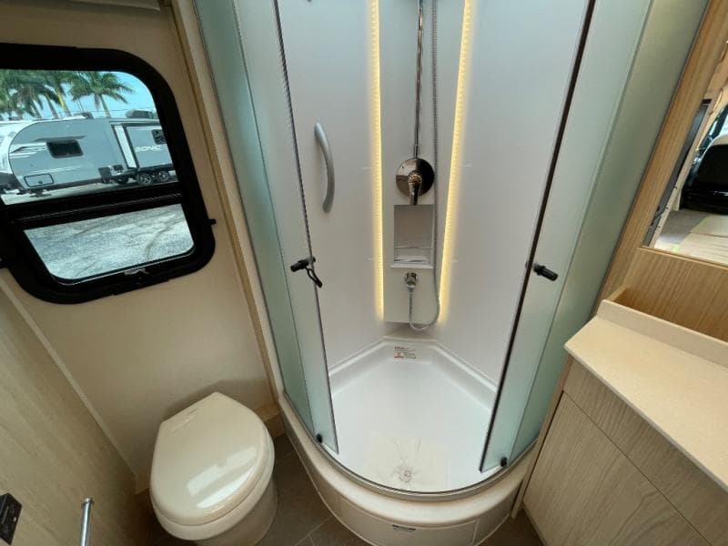 2025 Leisure Travel Vans 2025 Leisure Travel Vans Unity - thumbnail 45