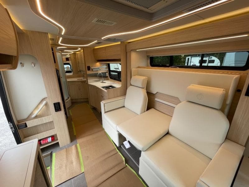 2025 Leisure Travel Vans 2025 Leisure Travel Vans Unity - thumbnail 53