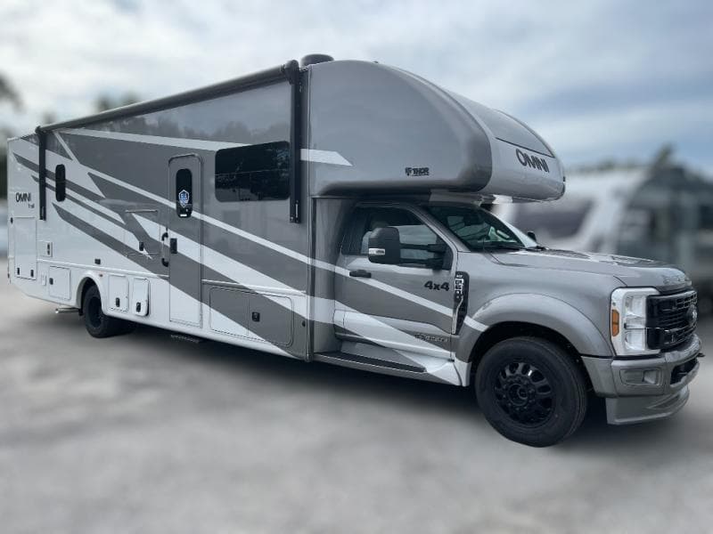 2026 Thor Motor Coach Omni Trail R36