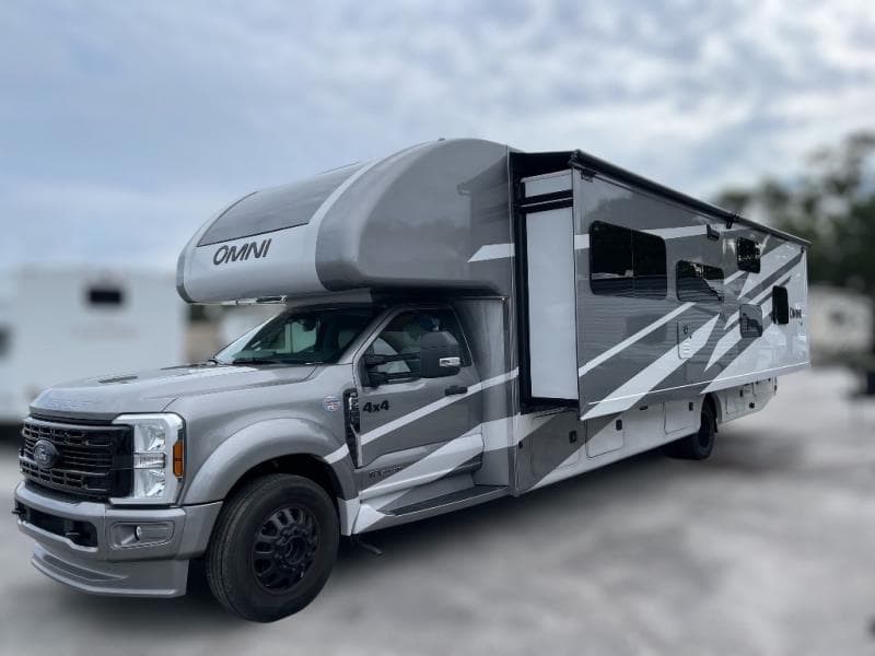 2026 Thor Motor Coach 2026 Thor Motor Coach Omni Trail - thumbnail 4