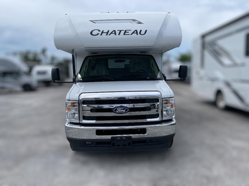 2026 Thor Motor Coach 2026 Thor Motor Coach Chateau - thumbnail 3