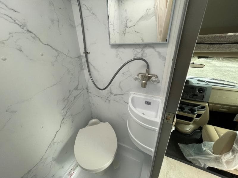 2026 Thor Motor Coach 2026 Thor Motor Coach Chateau - thumbnail 30