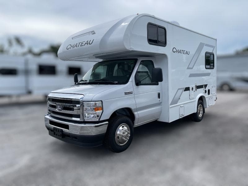 2026 Thor Motor Coach 2026 Thor Motor Coach Chateau - thumbnail 4