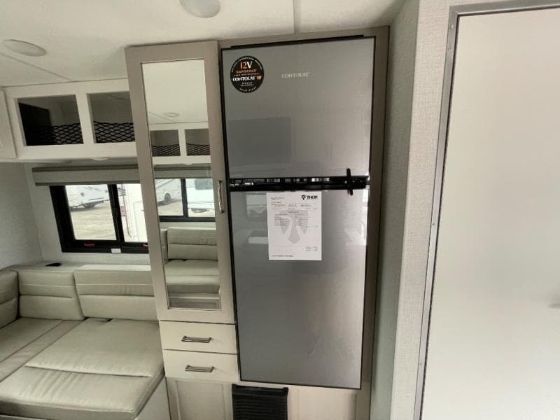 2026 Thor Motor Coach 2026 Thor Motor Coach Chateau - thumbnail 32