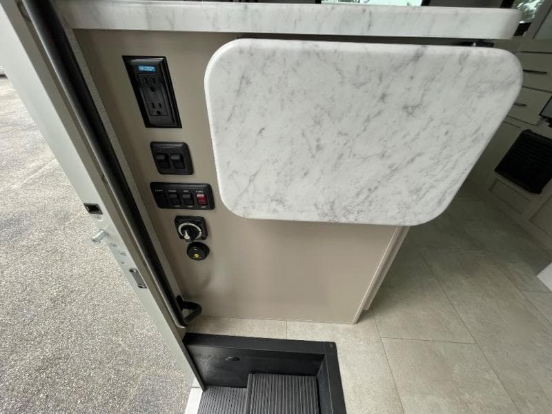 2026 Thor Motor Coach 2026 Thor Motor Coach Chateau - thumbnail 45