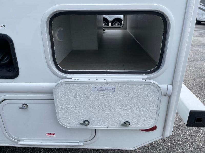 2026 Thor Motor Coach 2026 Thor Motor Coach Chateau - thumbnail 9