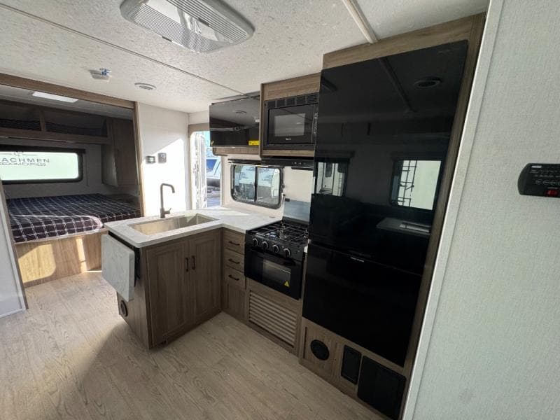 2026 Coachmen 2026 Coachmen Freedom Express - thumbnail 11
