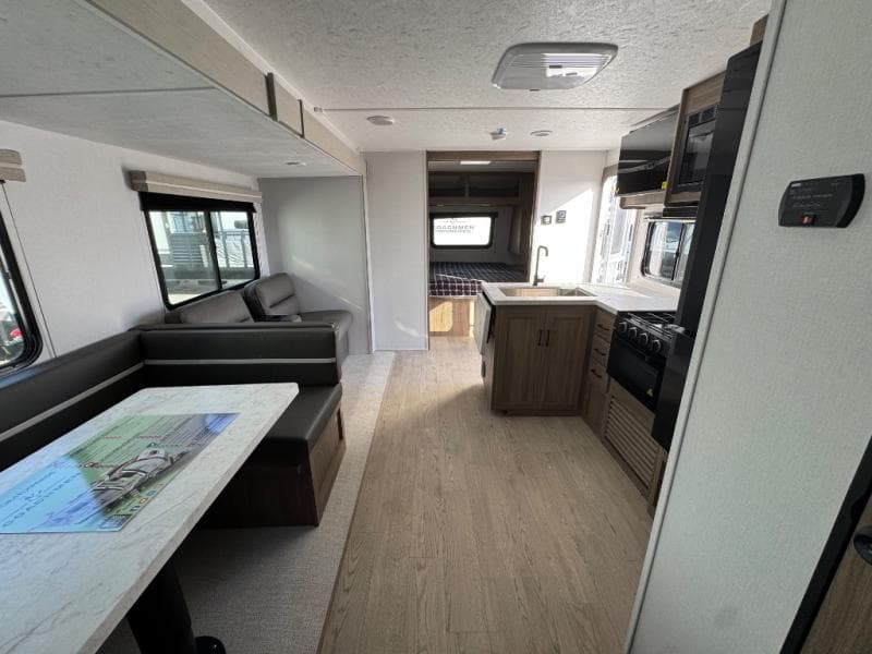 2026 Coachmen 2026 Coachmen Freedom Express - thumbnail 10