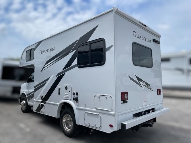 2026 Thor Motor Coach 2026 Thor Motor Coach Quantum - thumbnail 5