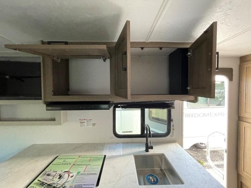 2026 Coachmen 2026 Coachmen Freedom Express Select - thumbnail 31