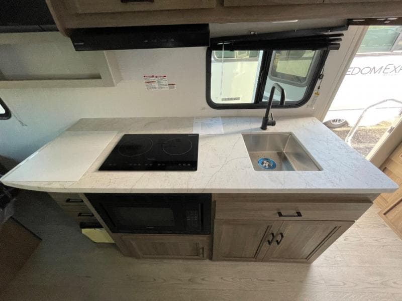 2026 Coachmen 2026 Coachmen Freedom Express Select - thumbnail 32