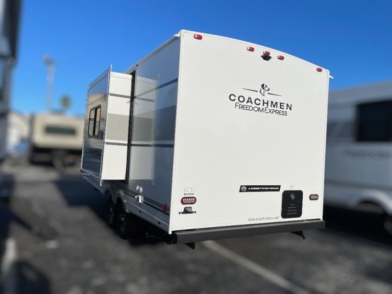 2026 Coachmen 2026 Coachmen Freedom Express Select - thumbnail 5