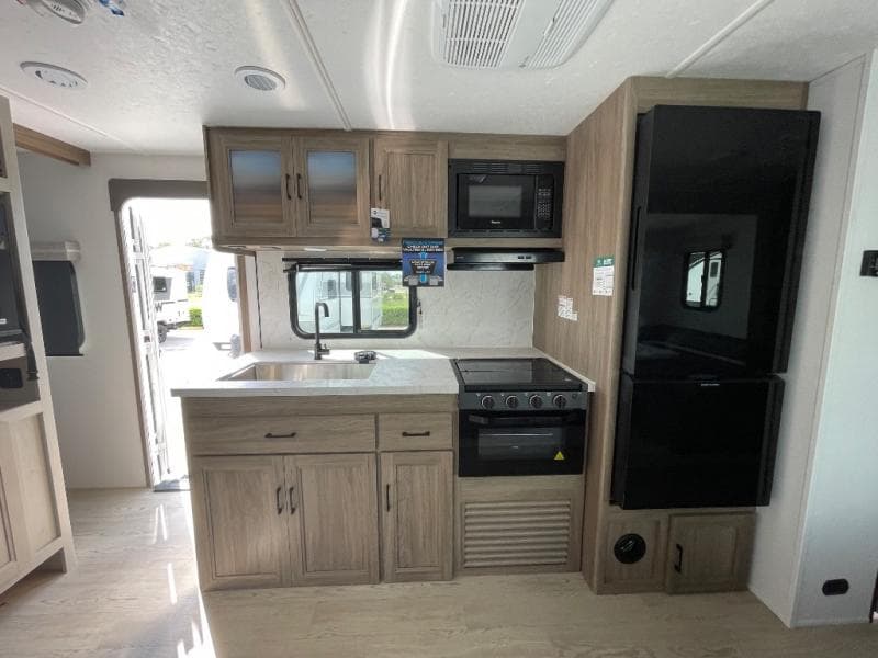 2026 Coachmen 2026 Coachmen Freedom Express - thumbnail 11