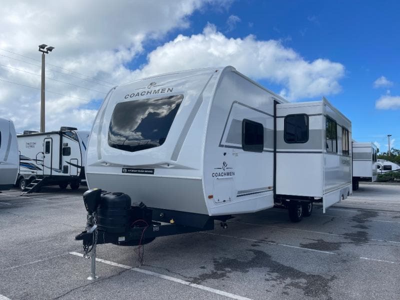 2026 Coachmen 2026 Coachmen Freedom Express - thumbnail 4