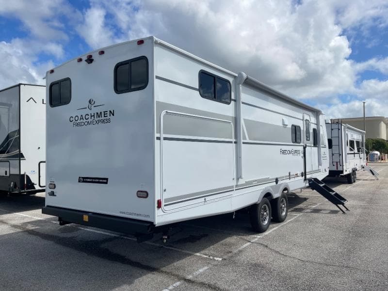 2026 Coachmen 2026 Coachmen Freedom Express - thumbnail 8