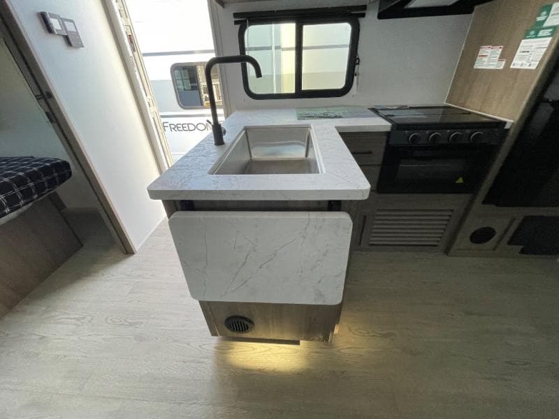 2026 Coachmen 2026 Coachmen Freedom Express - thumbnail 27