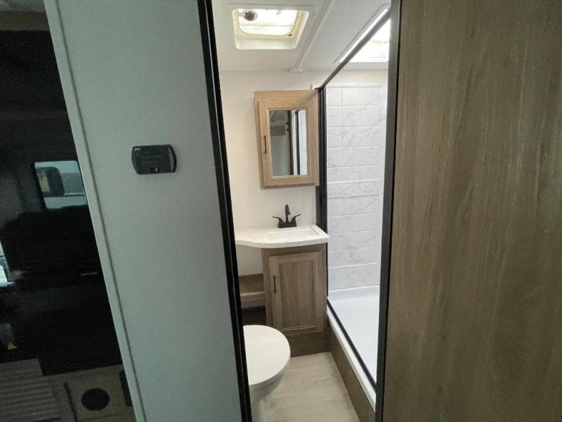 2026 Coachmen 2026 Coachmen Freedom Express - thumbnail 33