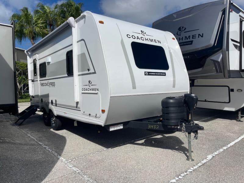 2026 Coachmen Freedom Express 19SE