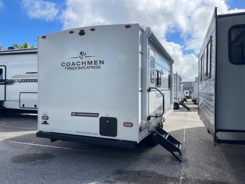 2026 Coachmen 2026 Coachmen Freedom Express - thumbnail 7