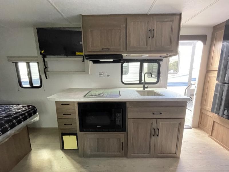 2026 Coachmen 2026 Coachmen Freedom Express - thumbnail 9