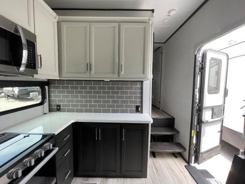 2026 Keystone RV 2026 Keystone RV Alpine Avalanche Edition - thumbnail 13