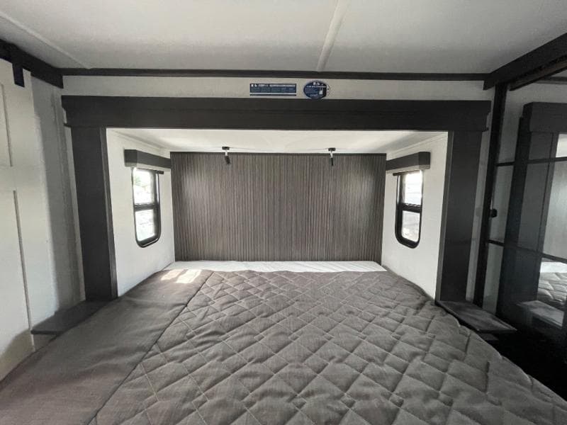 2026 Keystone RV 2026 Keystone RV Alpine Avalanche Edition - thumbnail 22