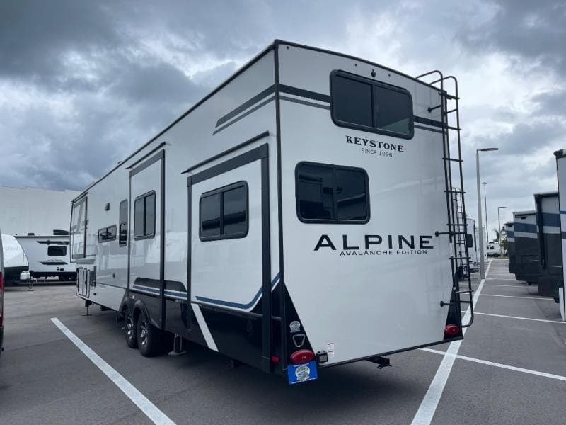 2026 Keystone RV 2026 Keystone RV Alpine Avalanche Edition - thumbnail 5