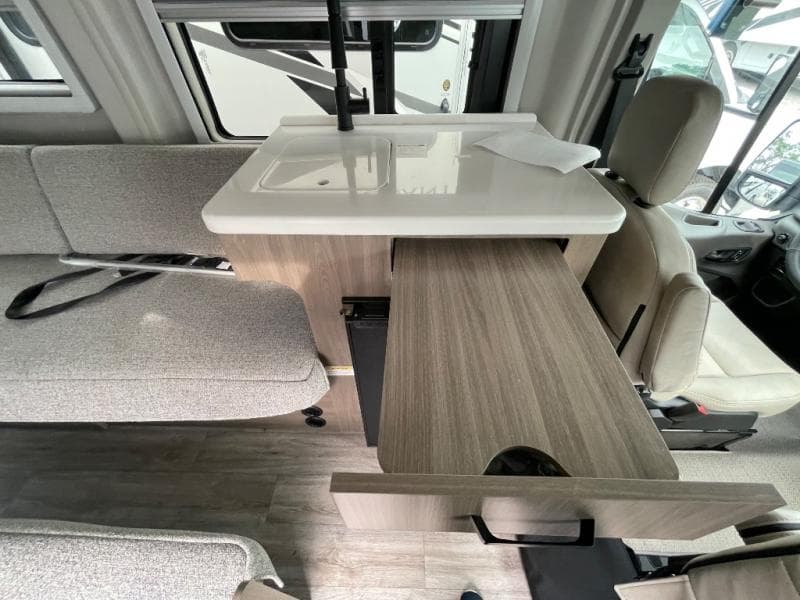 2026 Thor Motor Coach 2026 Thor Motor Coach Palladium - thumbnail 24