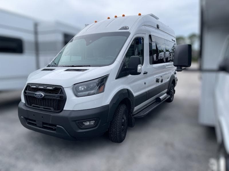 2026 Thor Motor Coach 2026 Thor Motor Coach Palladium - thumbnail 4