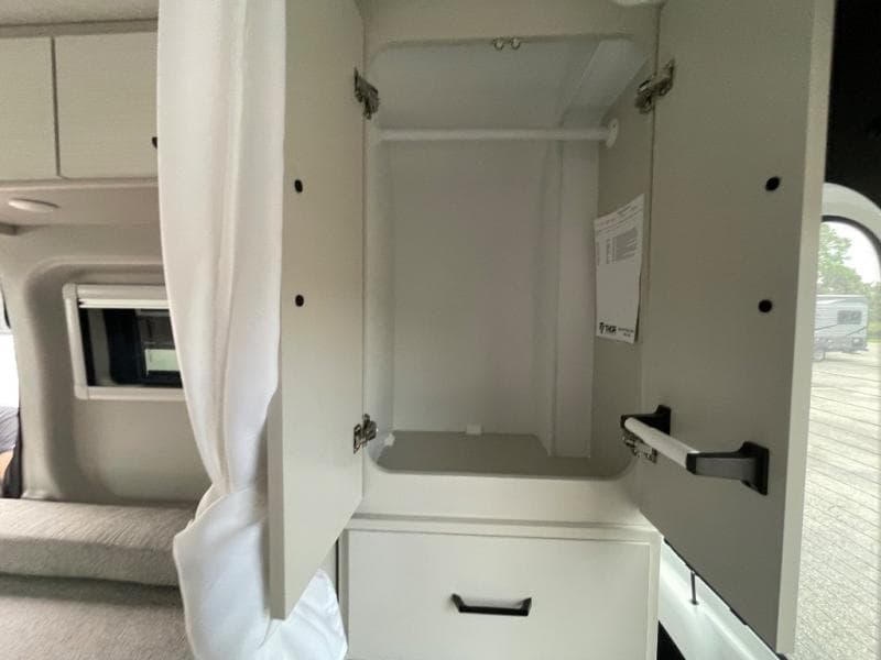 2026 Thor Motor Coach 2026 Thor Motor Coach Palladium - thumbnail 33