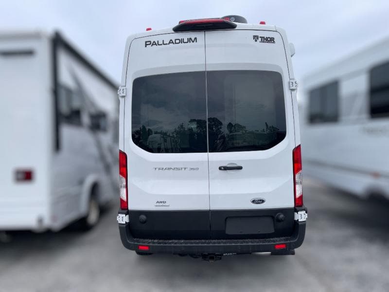 2026 Thor Motor Coach 2026 Thor Motor Coach Palladium - thumbnail 6