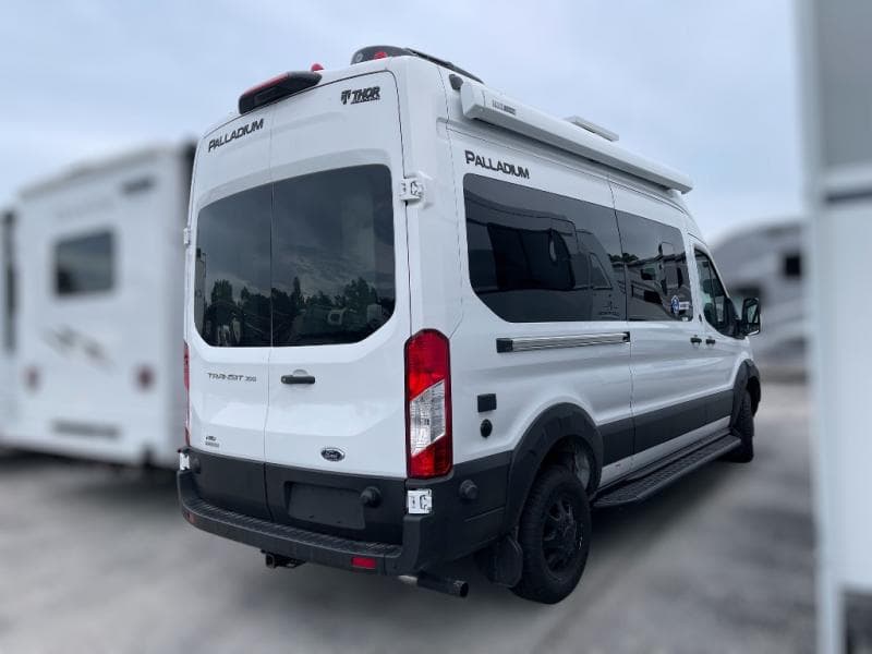 2026 Thor Motor Coach 2026 Thor Motor Coach Palladium - thumbnail 7