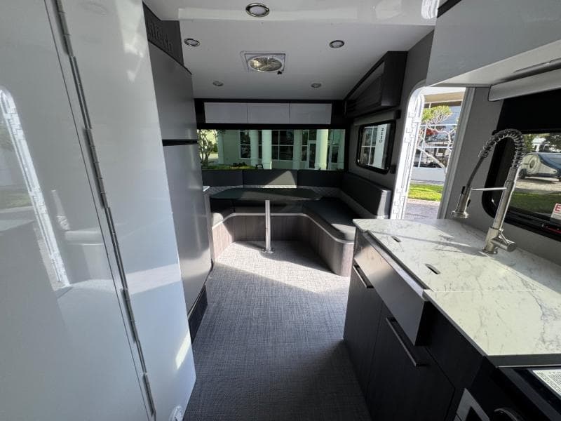 2026 inTech RV 2026 inTech RV Aucta - thumbnail 8