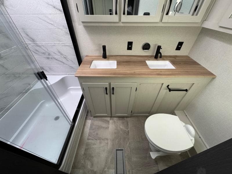 2026 Coachmen 2026 Coachmen Chaparral - thumbnail 22