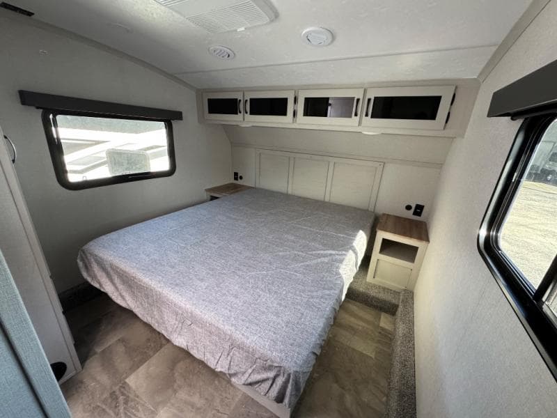 2026 Coachmen 2026 Coachmen Chaparral - thumbnail 26