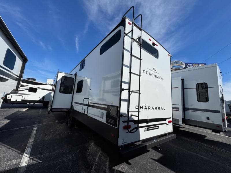 2026 Coachmen 2026 Coachmen Chaparral - thumbnail 4