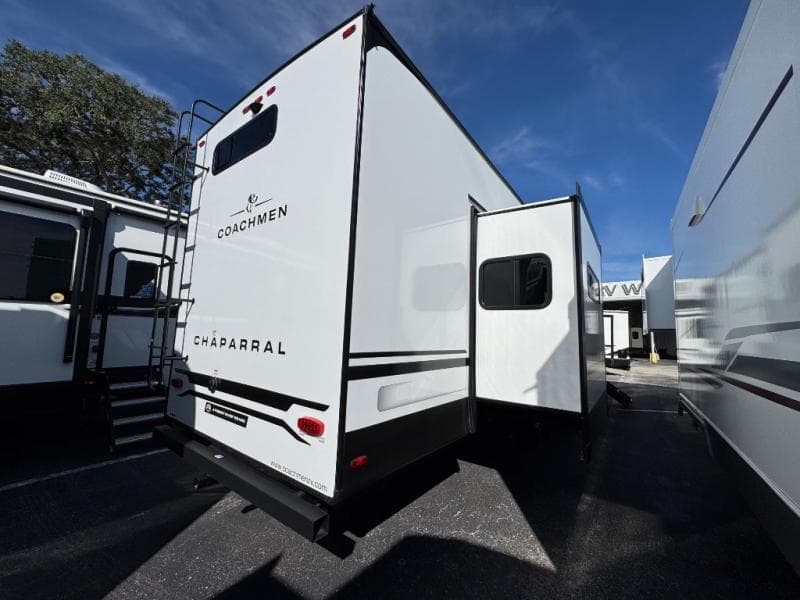 2026 Coachmen 2026 Coachmen Chaparral - thumbnail 5