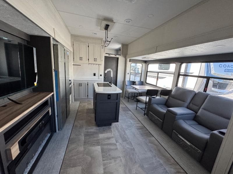 2026 Coachmen 2026 Coachmen Chaparral - thumbnail 8